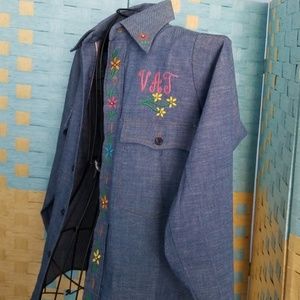 ~Vintage~ Button Down Long Sleve Shirt!